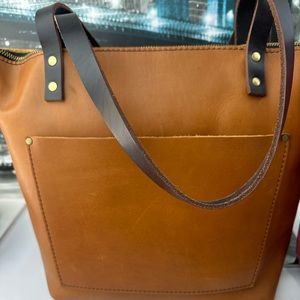 Portland leather medium honey zip tote
